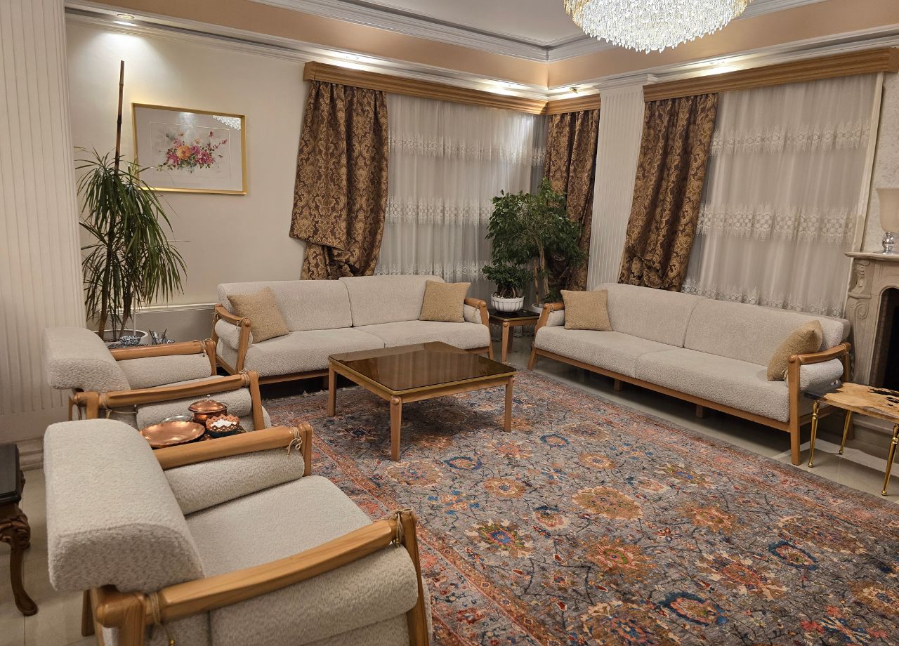 Monaliza Sofa
